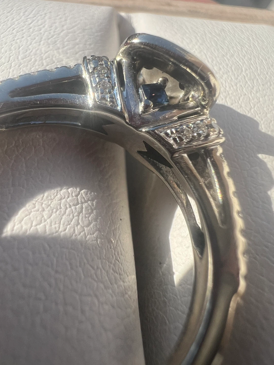 14 k Vera Wang Diamond Ring - photo 5