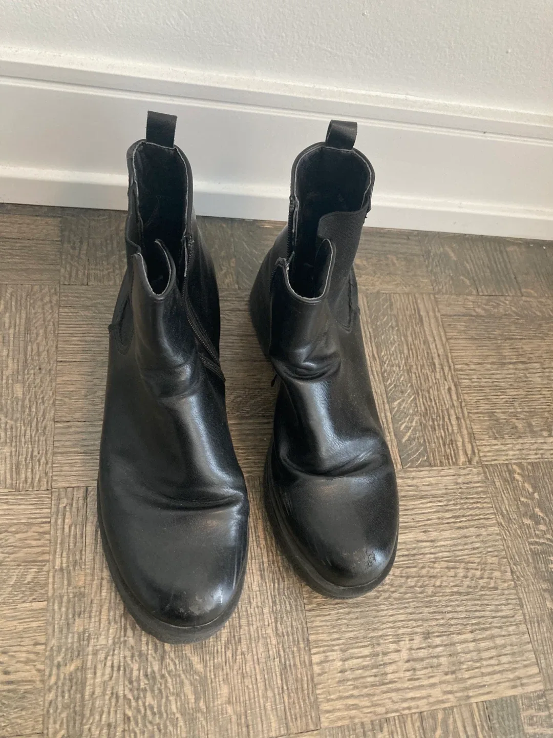 Black Boots - Size 9 (EU 39) thumbnail
