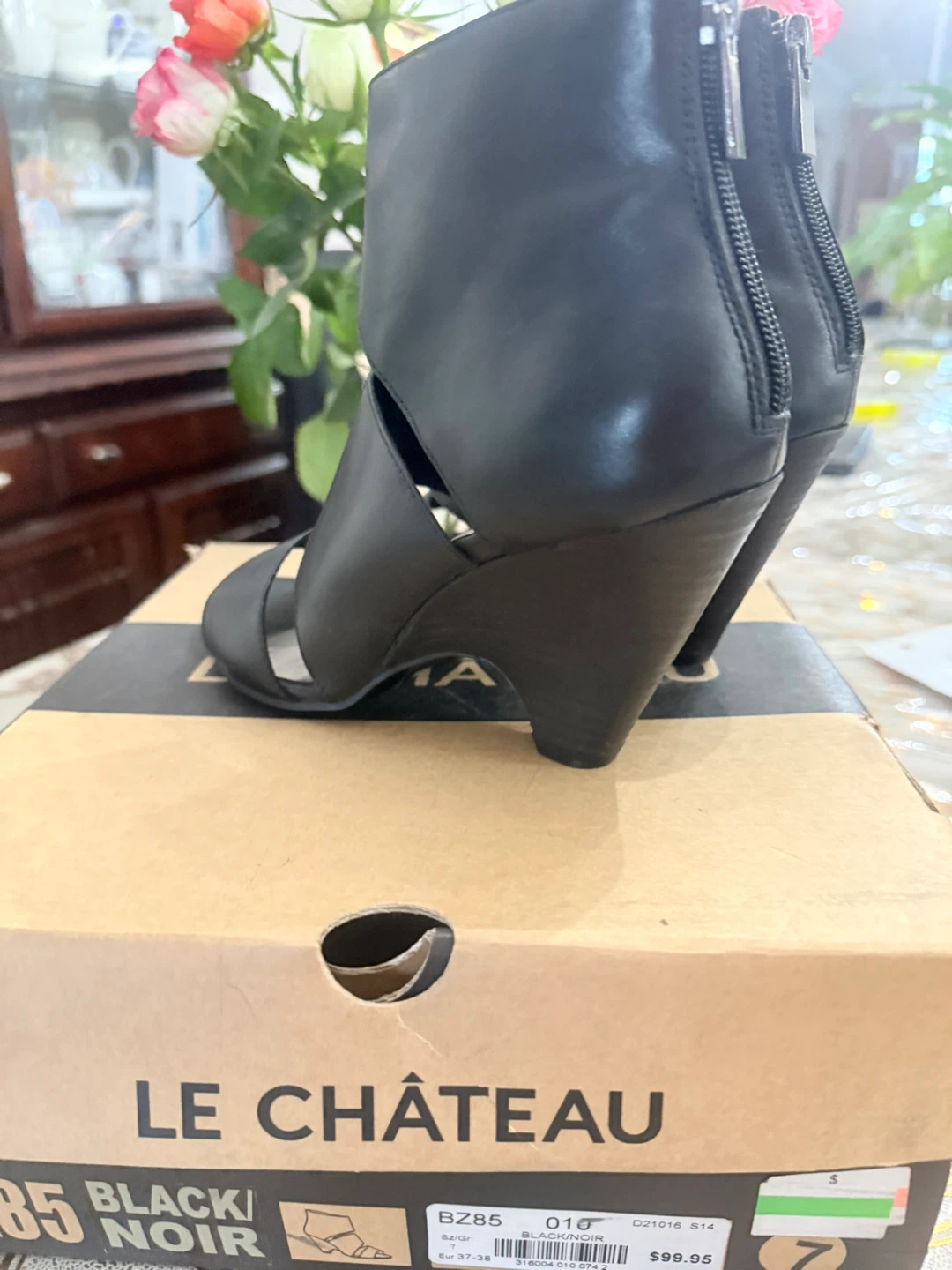 Le Chateau Black Heels - Size 7 - photo 5
