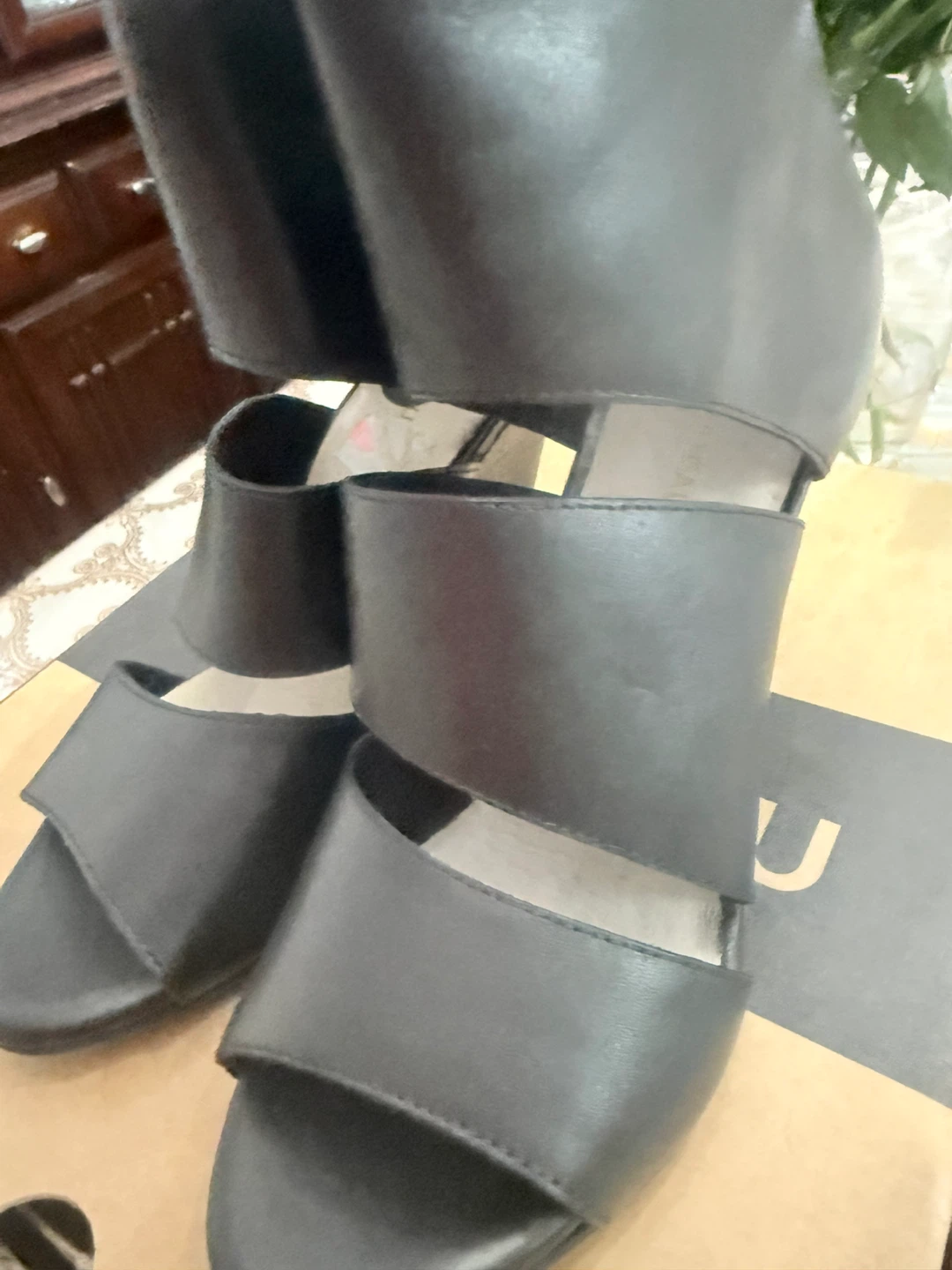 Le Chateau Black Heels - Size 7 - photo 4