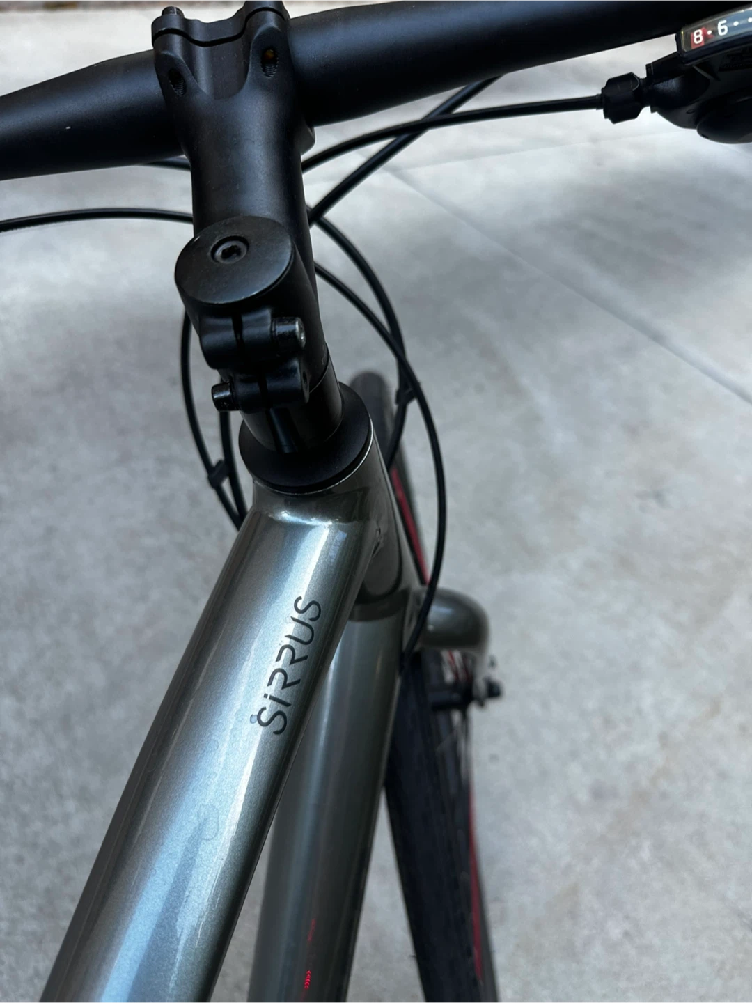 Specialized Sirrus 24 Speed Hybrid Bike with disc brakes - photo 2