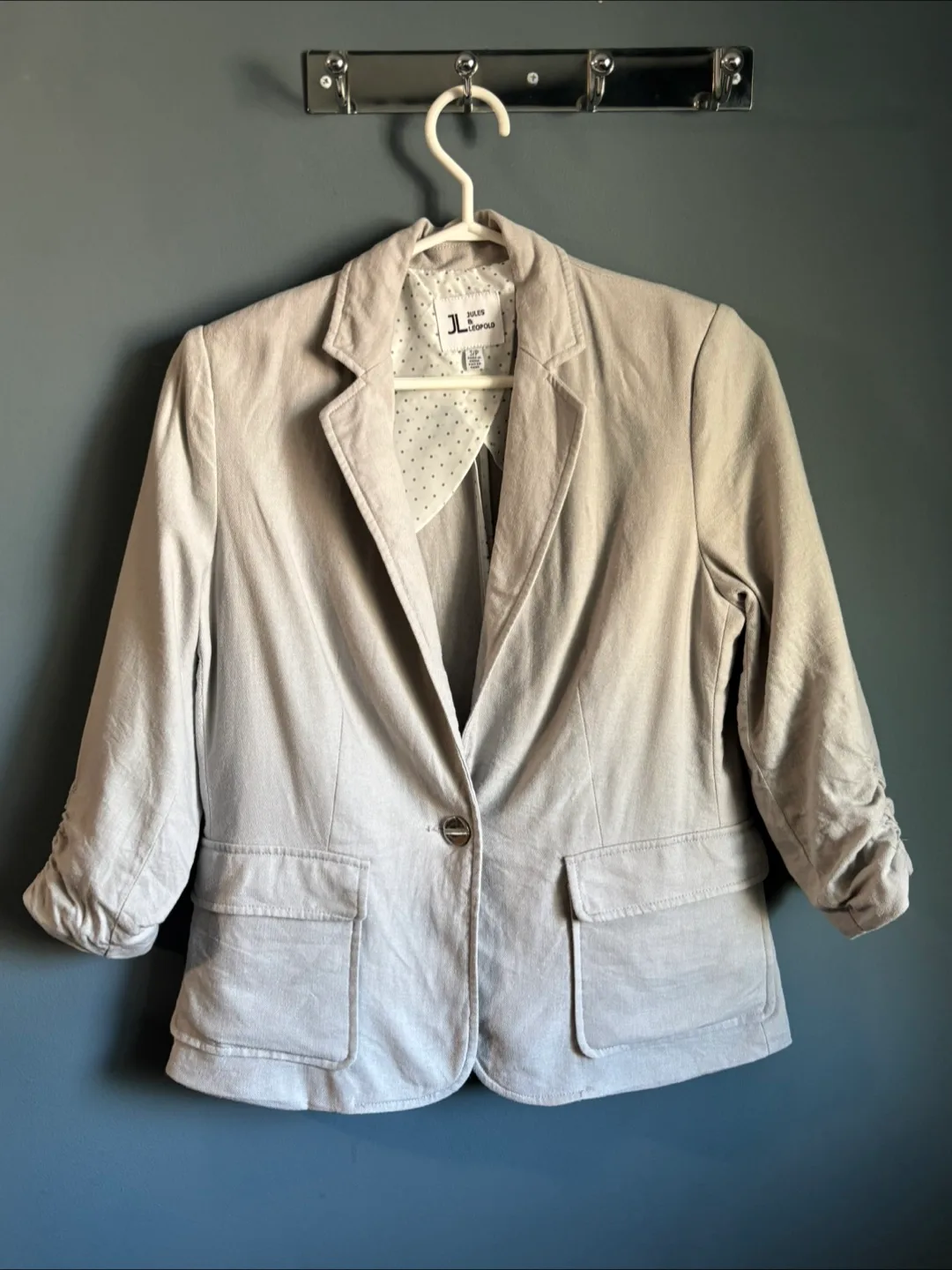 Saks Fifth Avenue Beige Blazer sz Small thumbnail
