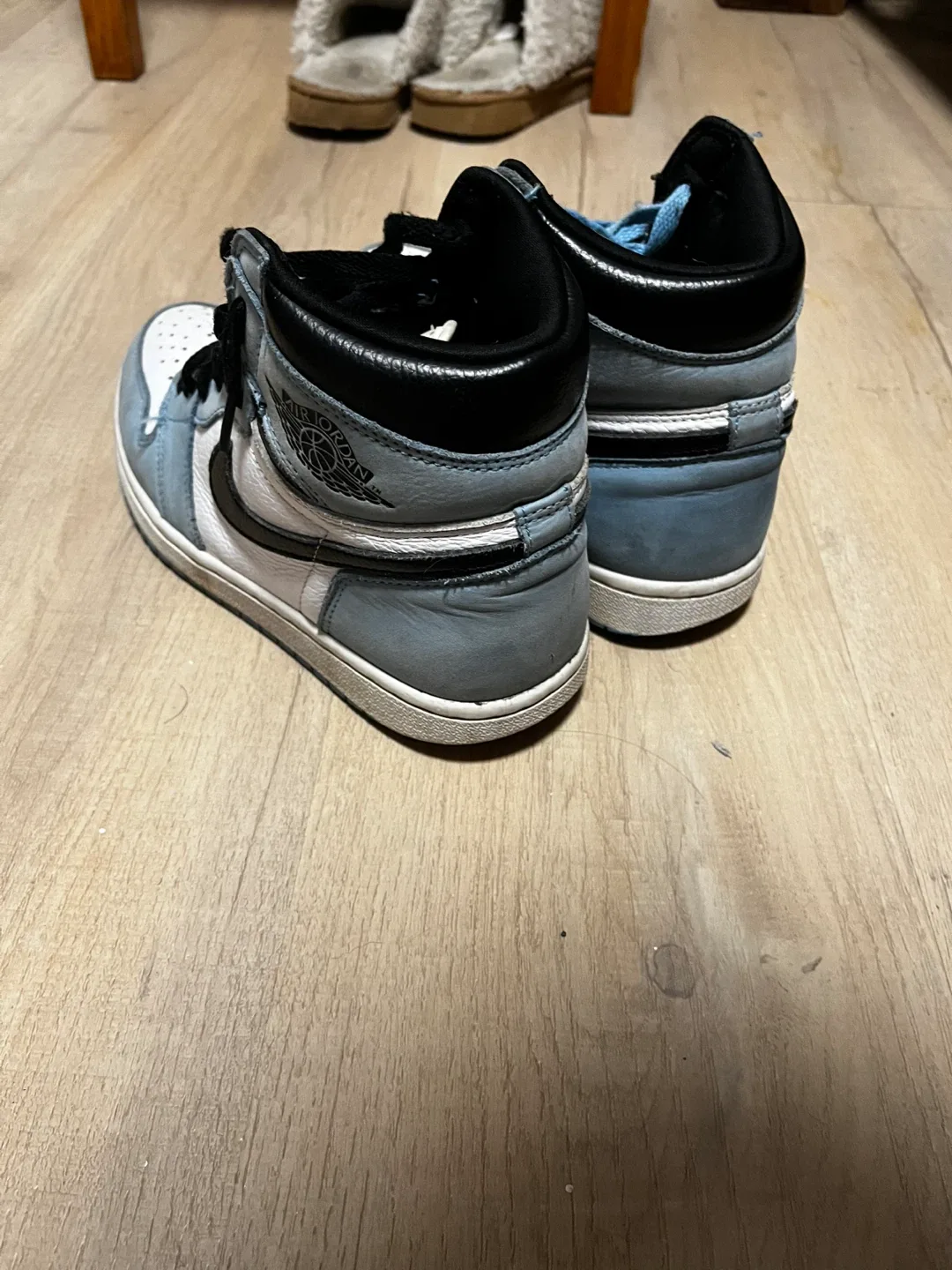 Nike Air Jordan 1 High Hyper Royal image indicator(2)