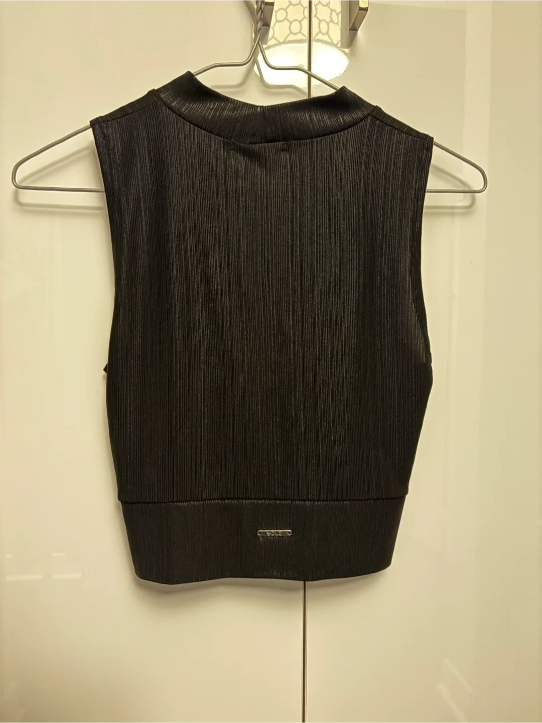 Black Sleeveless Twist-Front Top XS image indicator(2)