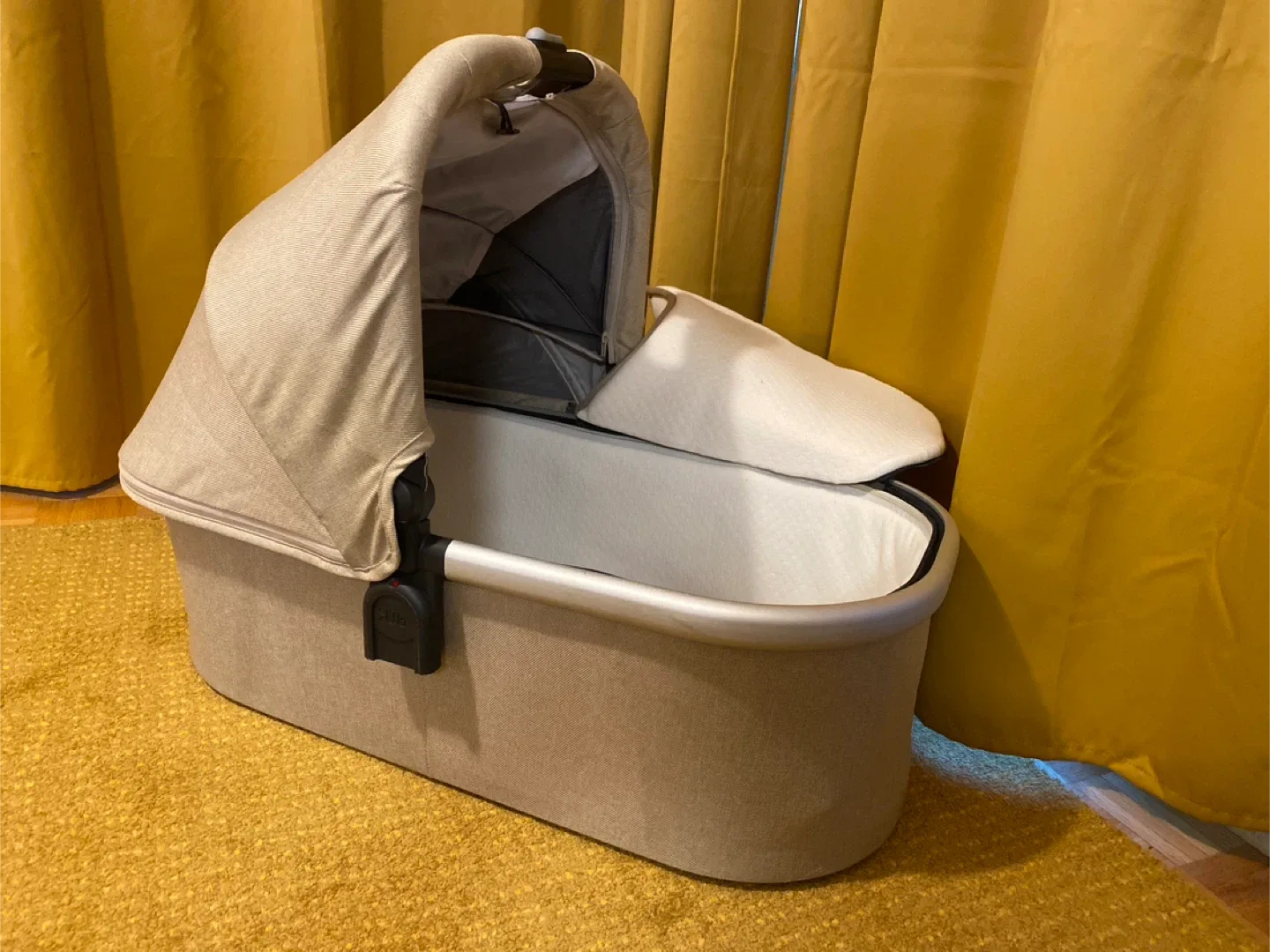 UPPAbaby Bassinet - Excellent Condition thumbnail