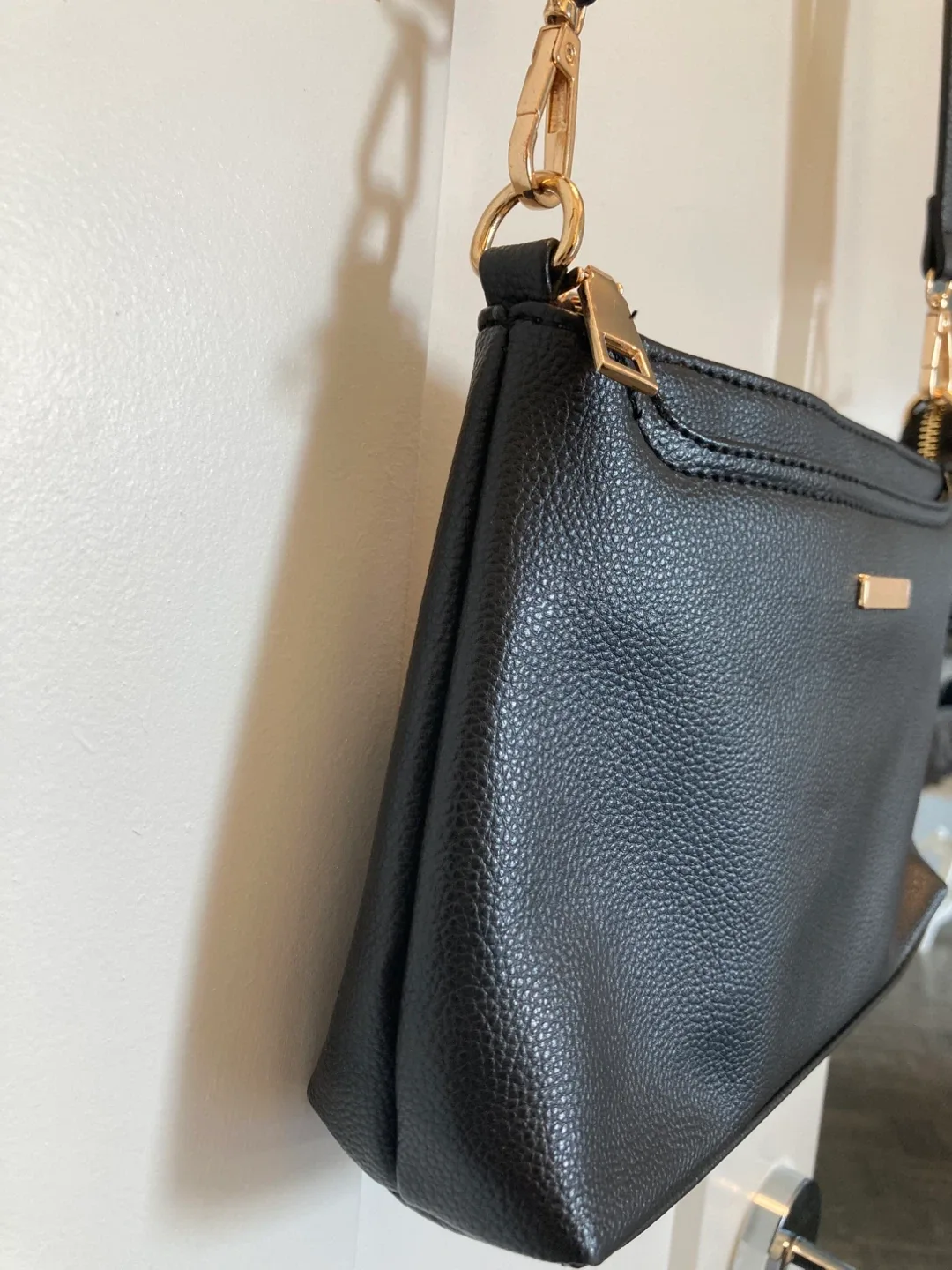 Black Crossbody Bag image indicator(3)