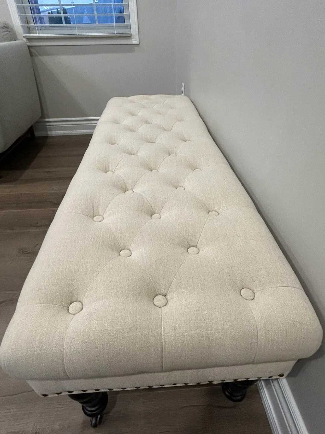 Extra Long Tufted Bench with Black Legs image indicator(3)