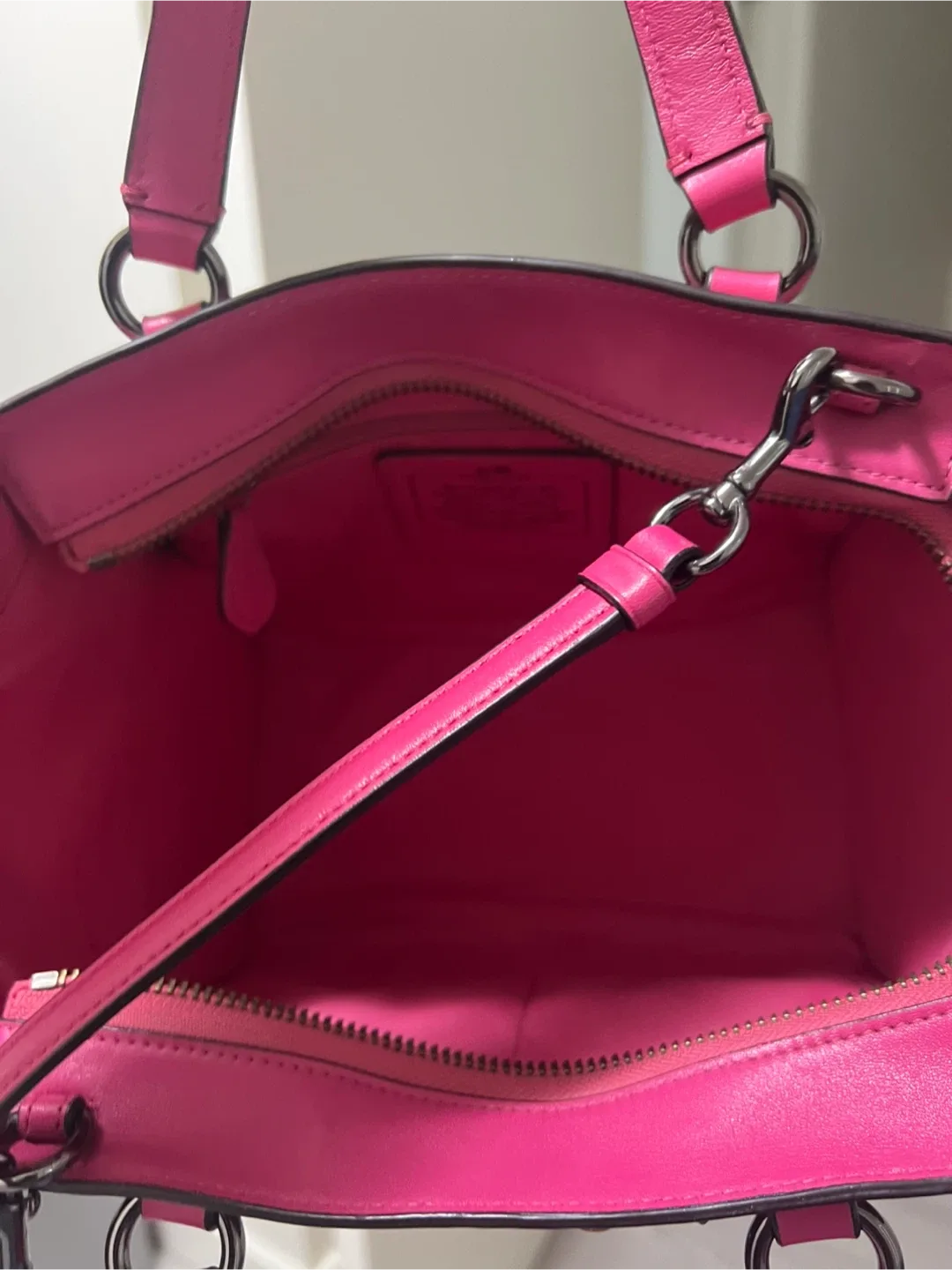 Coach Pink/brand new image indicator(4)