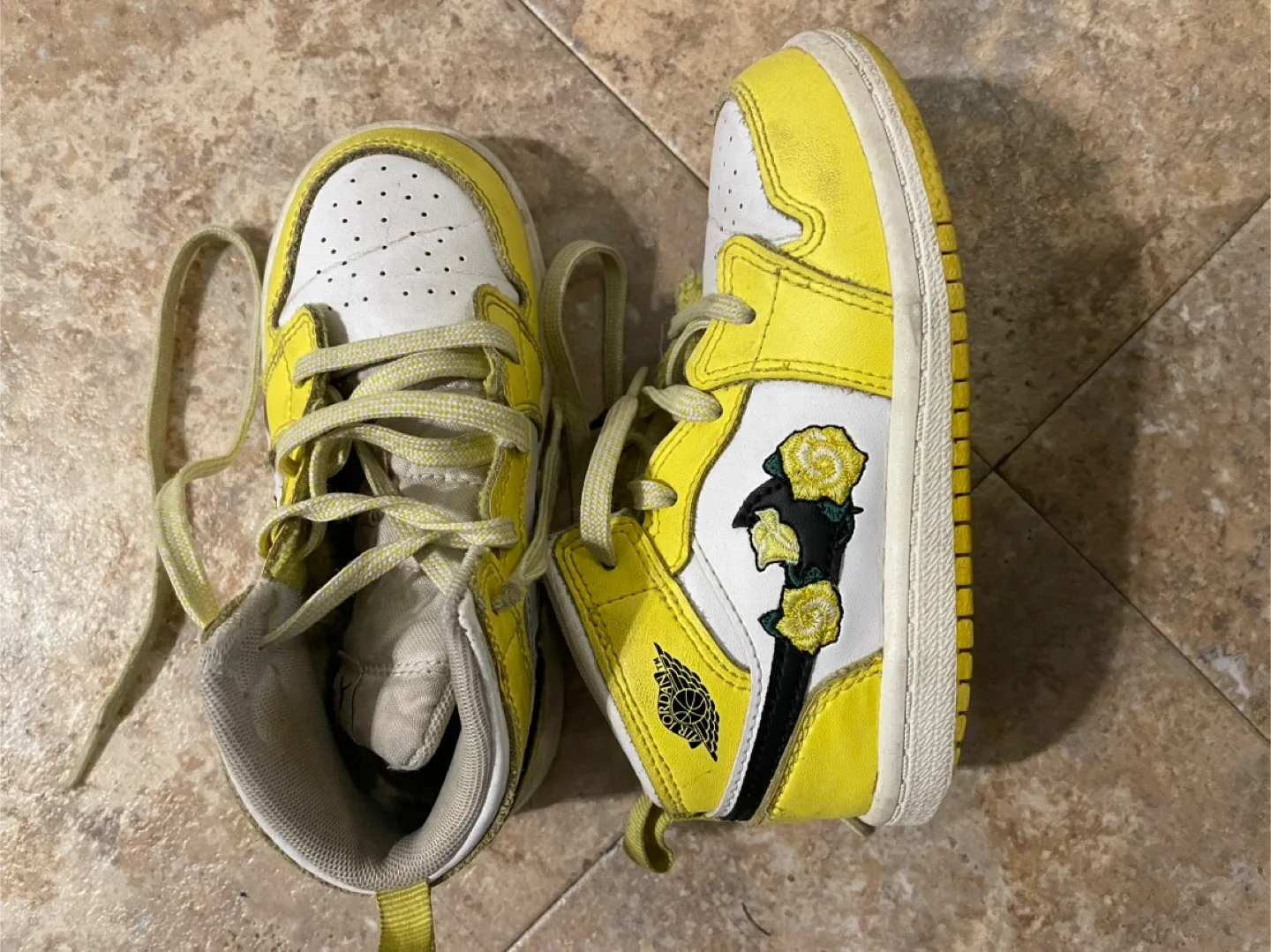 Nike Air Force & Jordan Shoes Bundle image indicator(9)