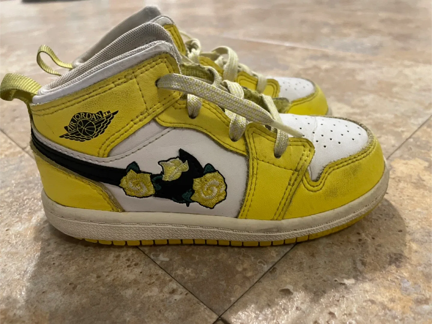 Nike Air Force & Jordan Shoes Bundle image indicator(8)