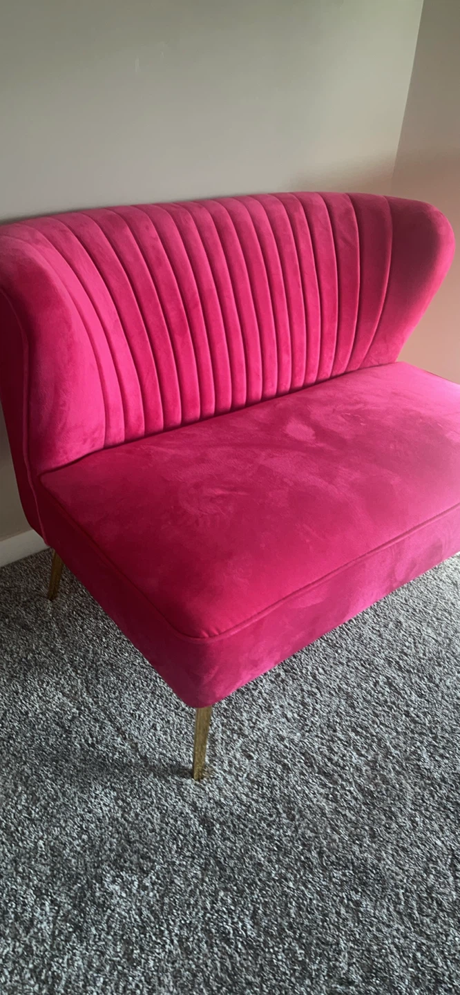 $280 brand new Pink Velvet Loveseat - photo 2