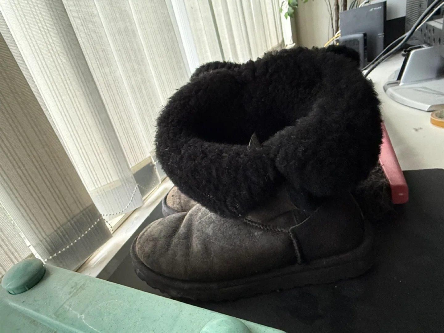 UGG Classic Short Boots - Black, Women's Size 6 image indicator(3)