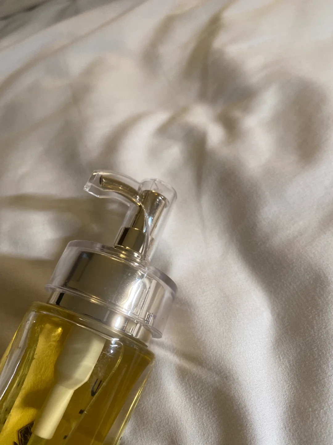 Gold Suite Body Oil image indicator(2)