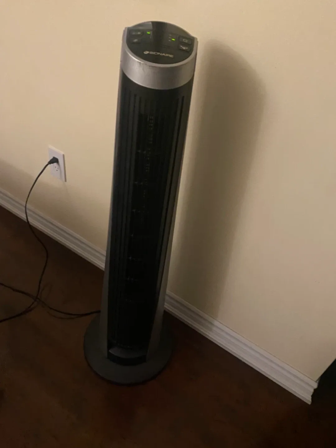 Bonaire Tower Fan - Great Condition image indicator(2)