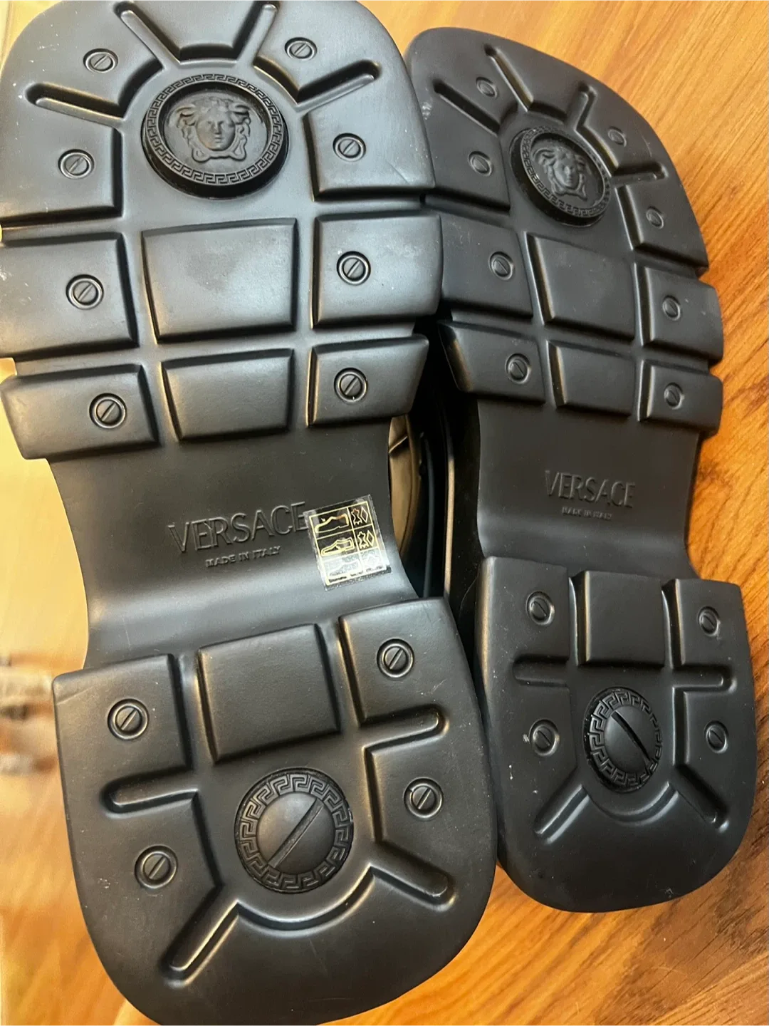 Authentic BNWT Versace Anthem Leather Boots 39 image indicator(4)