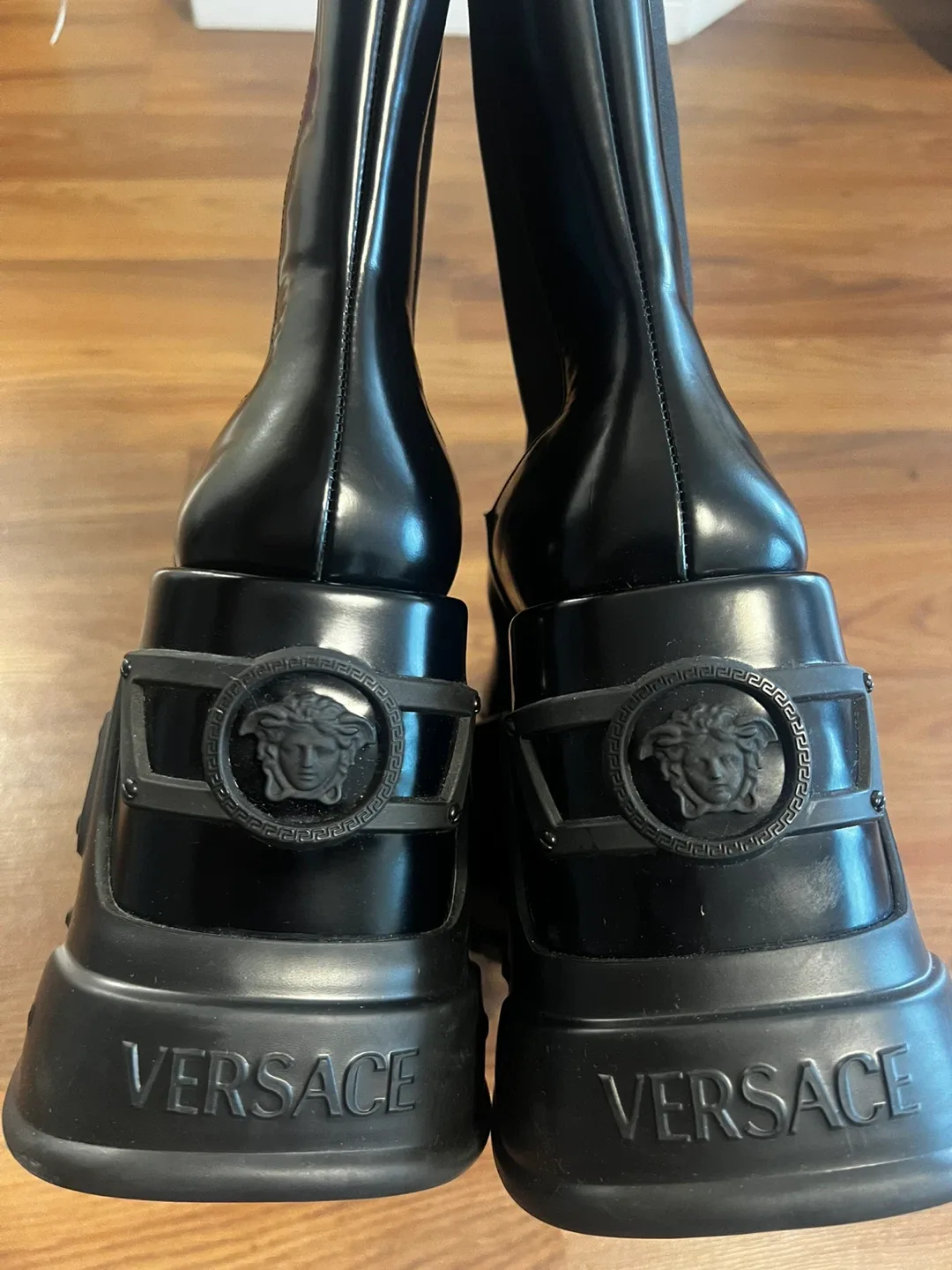 Authentic BNWT Versace Anthem Leather Boots 39 image indicator(7)