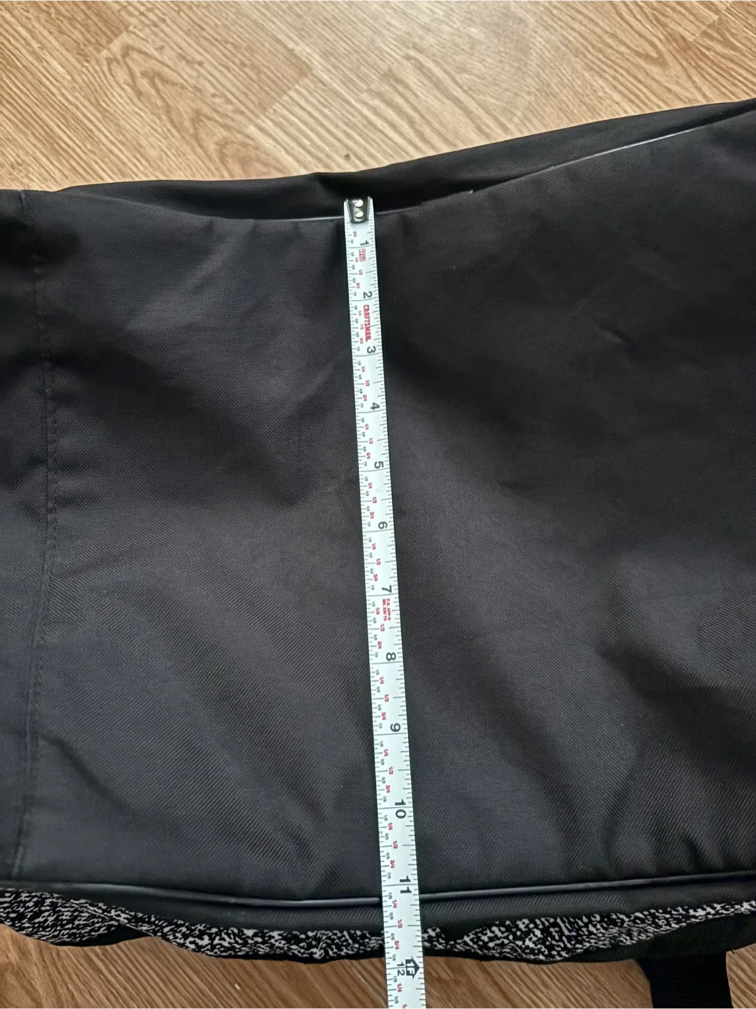 Adidas Duffle Bag (no shoulder strap and is price accordingly) image indicator(9)