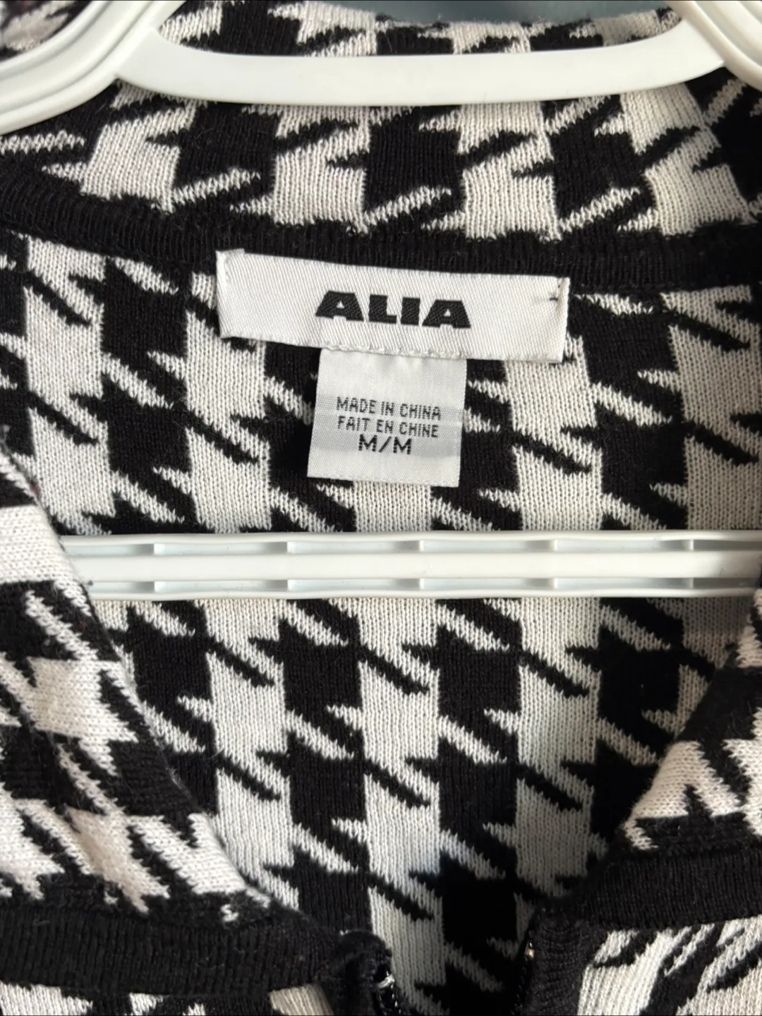 Alia Houndstooth Cardigan - Size M image indicator(3)