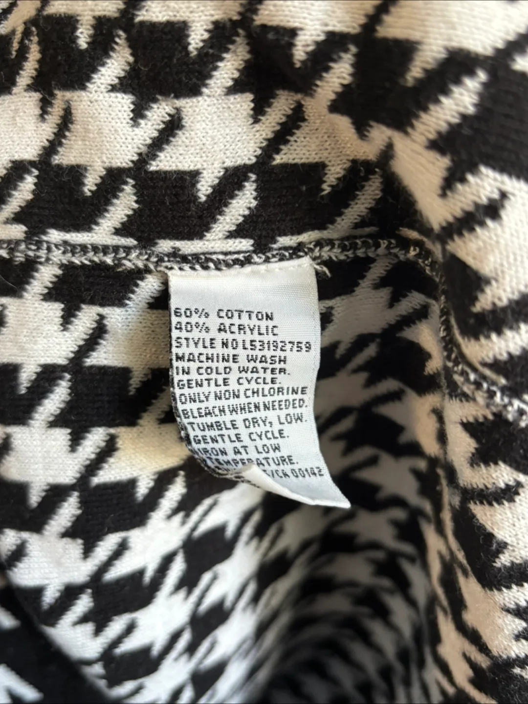 Alia Houndstooth Cardigan - Size M image indicator(5)