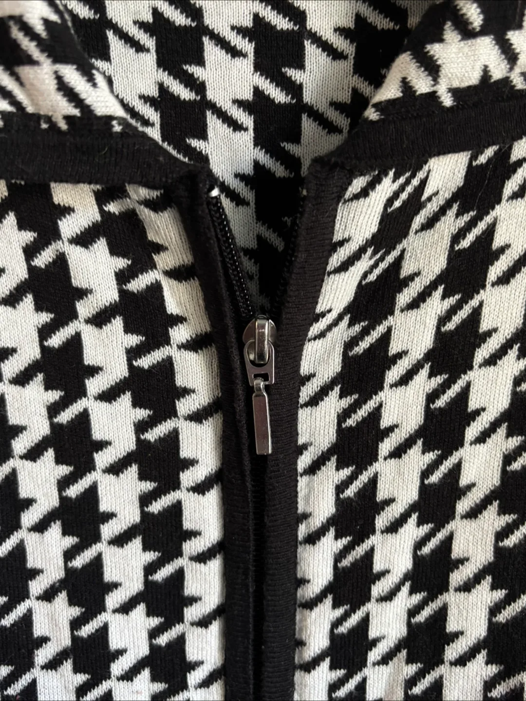 Alia Houndstooth Cardigan - Size M image indicator(9)