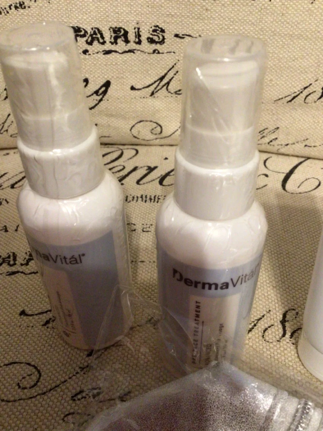 DermaVitál Skincare Set with DermaWand Pro image indicator(3)
