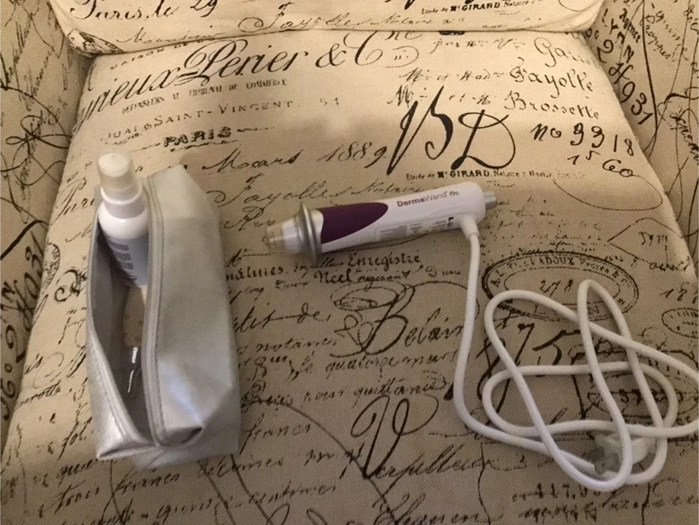 DermaVitál Skincare Set with DermaWand Pro image indicator(4)