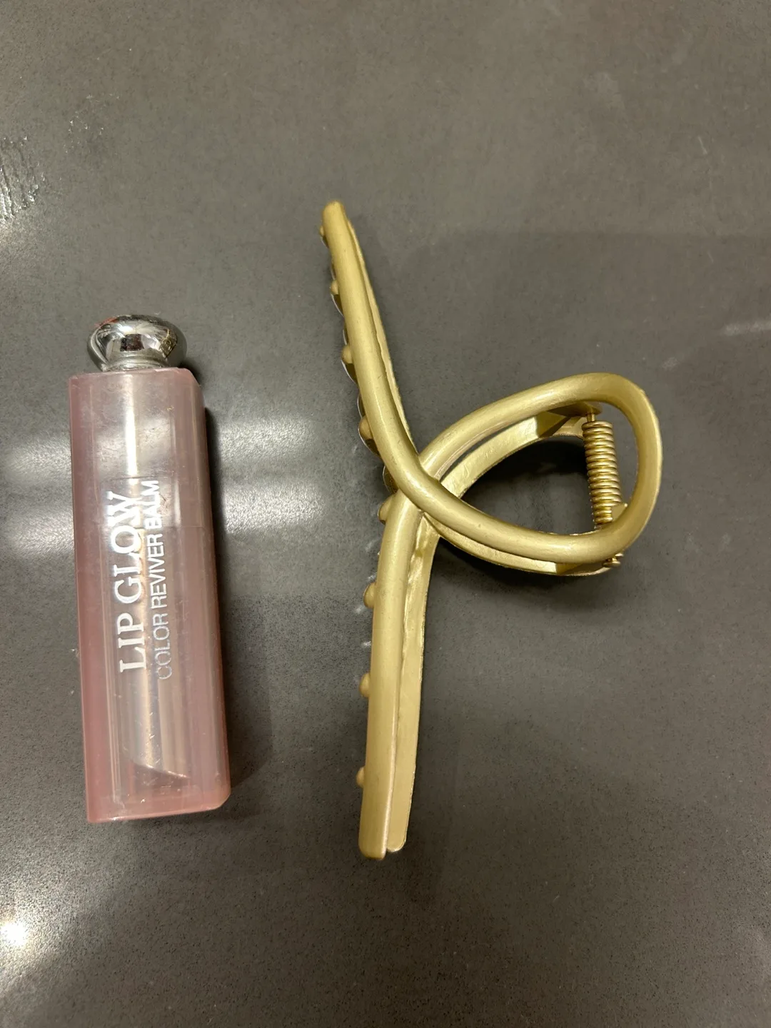 Brand New Gold Hair Claw Clip image indicator(2)