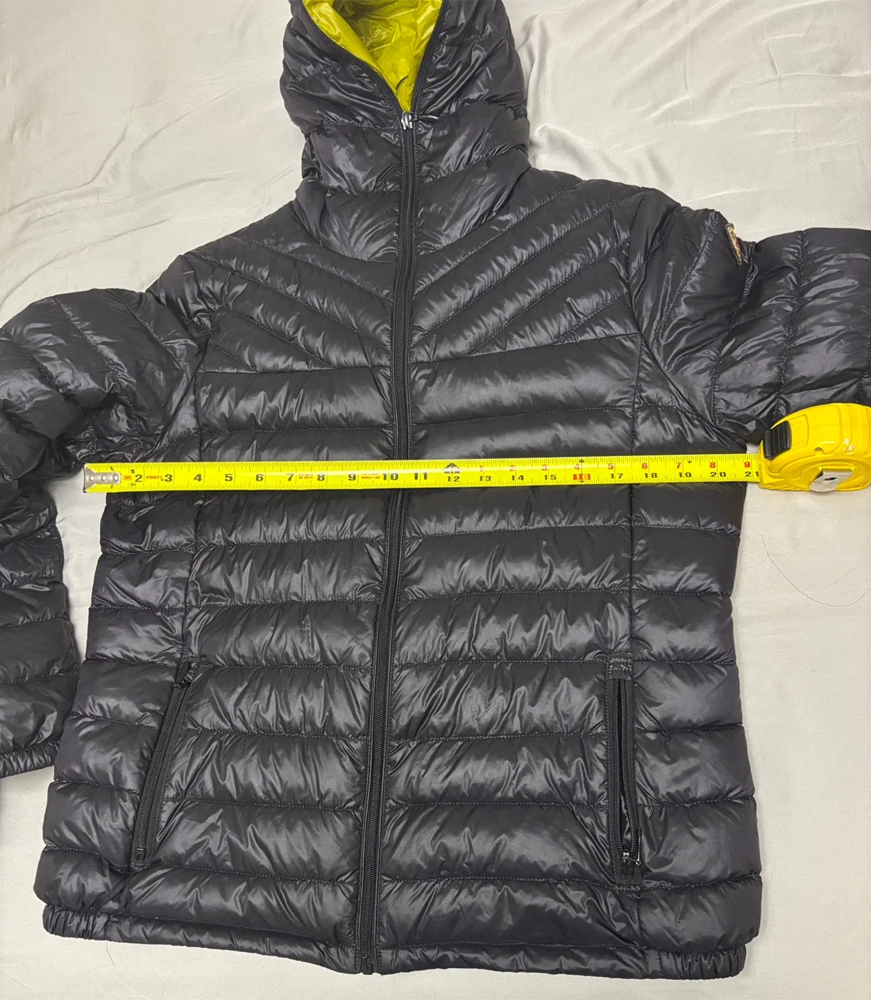 Women’s light weight puffer jacket size large image indicator(6)