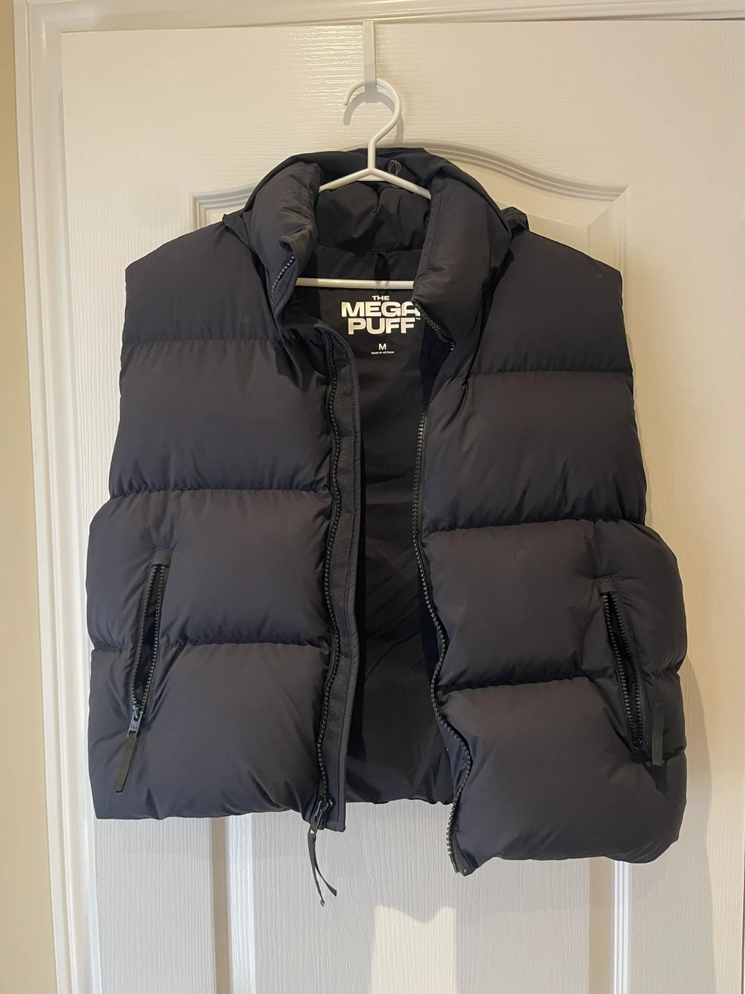 Women ‘s Mega Puff Vest - sz M