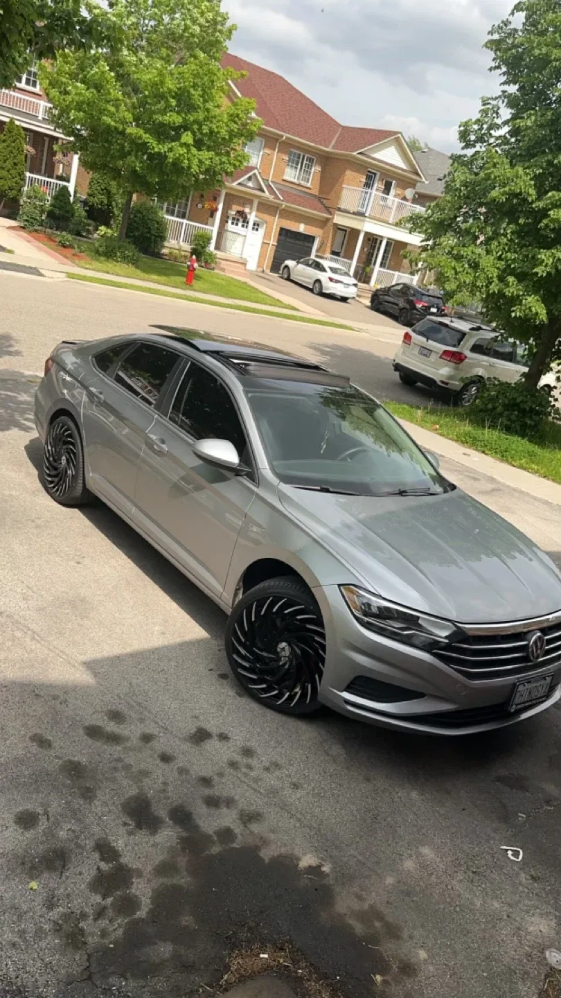 Custom Wheels & Tires Set image indicator(4)