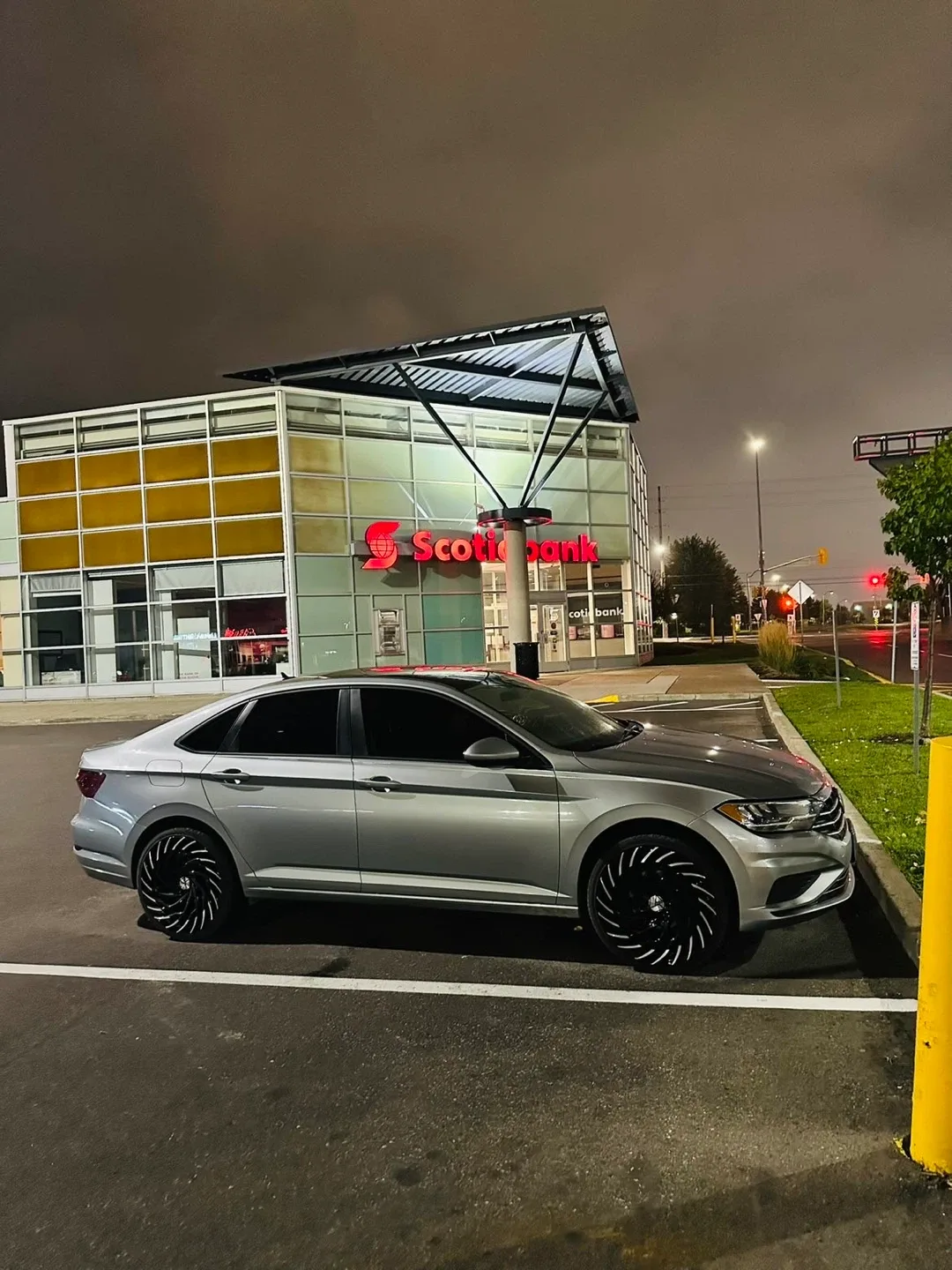 Custom Wheels & Tires Set image indicator(3)