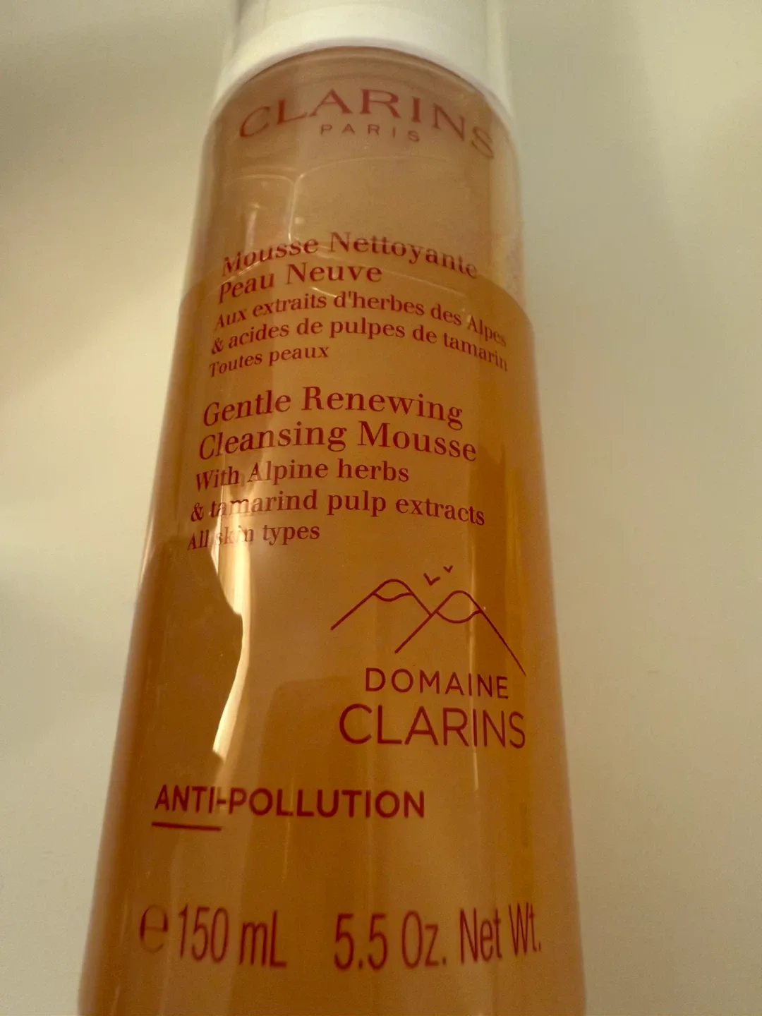 Clarins Gentle Renewing Cleansing Mousse 150mL image indicator(2)