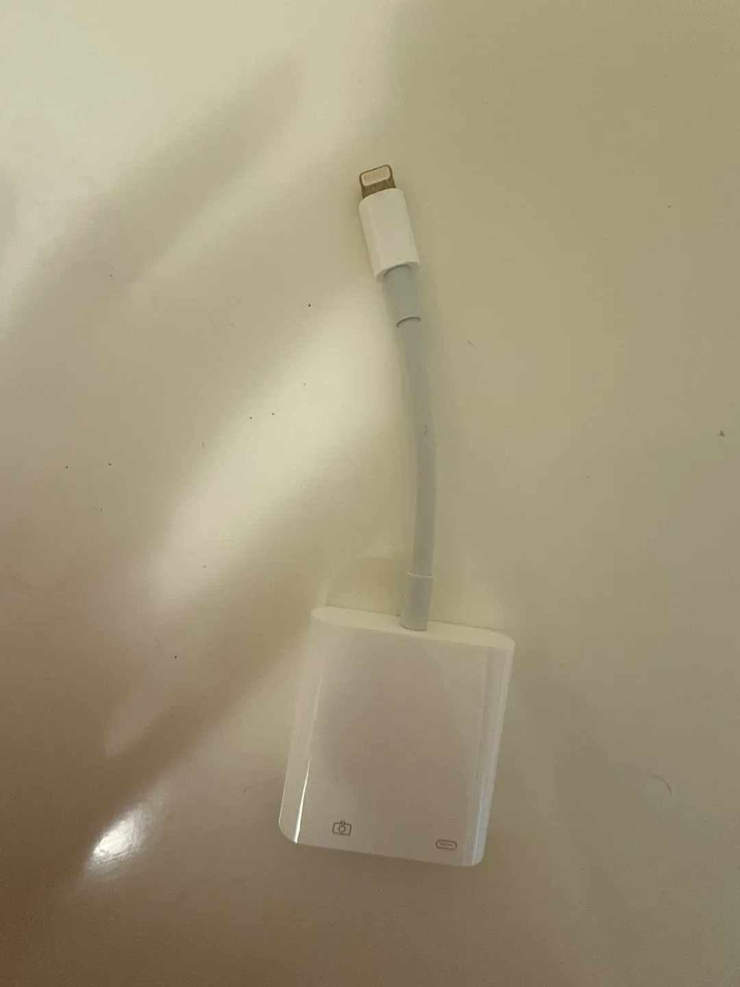 Apple Lightning to SD Card Camera Reader image indicator(2)