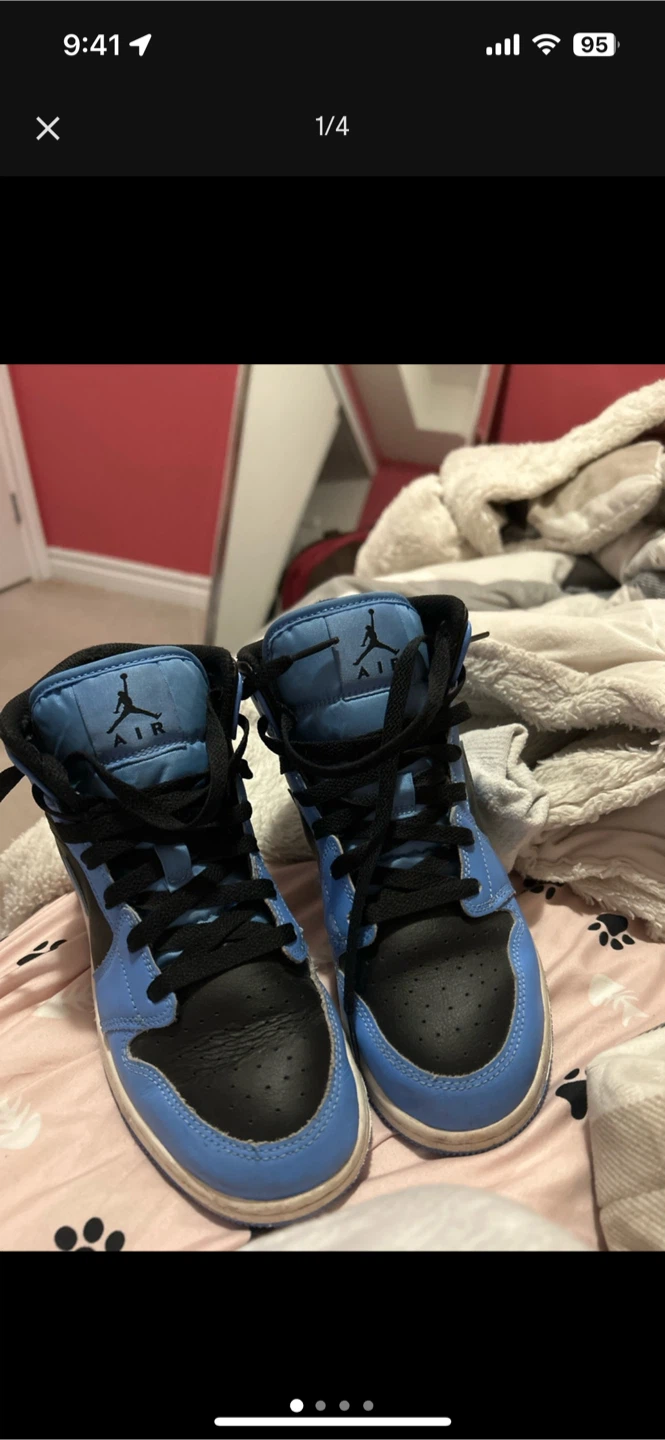 Air Jordan 1 Mid UNC Blue/Black