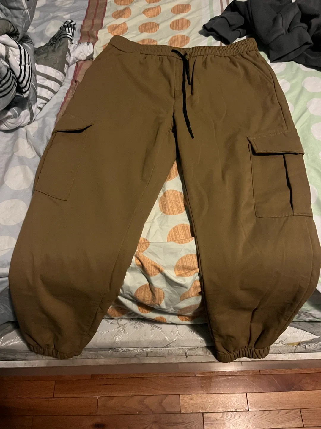Cargo Sweatpants - Brown and Gray (Large) image indicator(3)