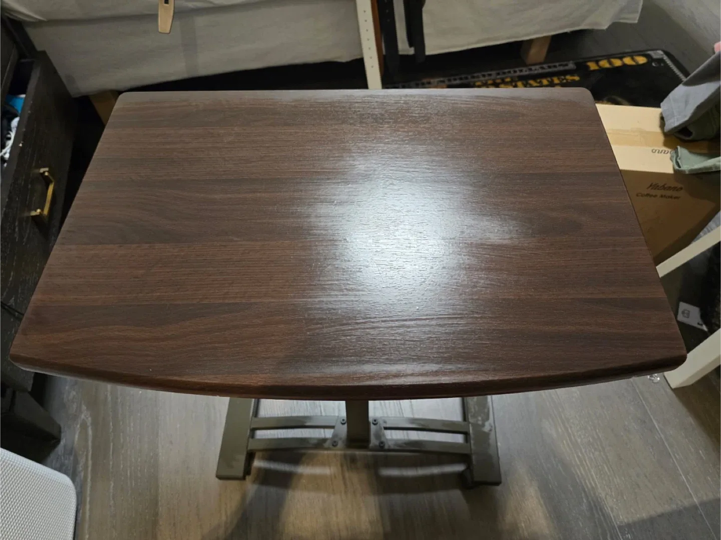 Small table with wheels image indicator(2)