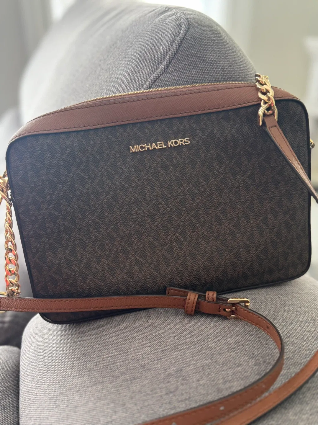 New Michael Kors Black Crossbody Purse image indicator(3)