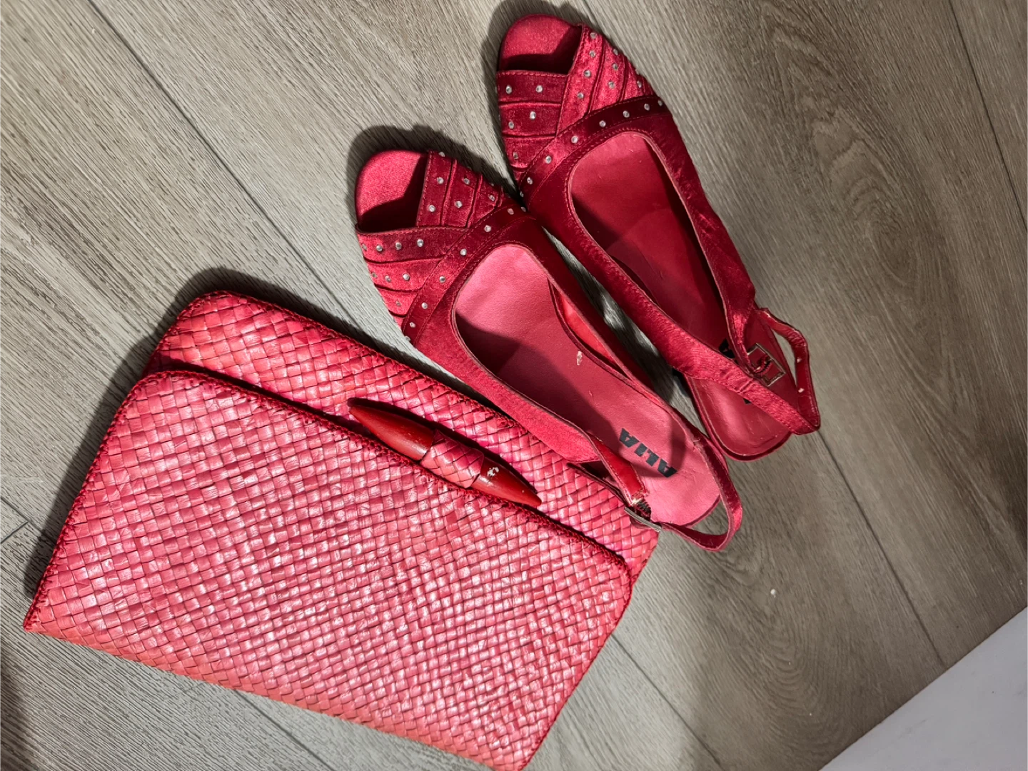 Red Heels & Clutch Set is for free