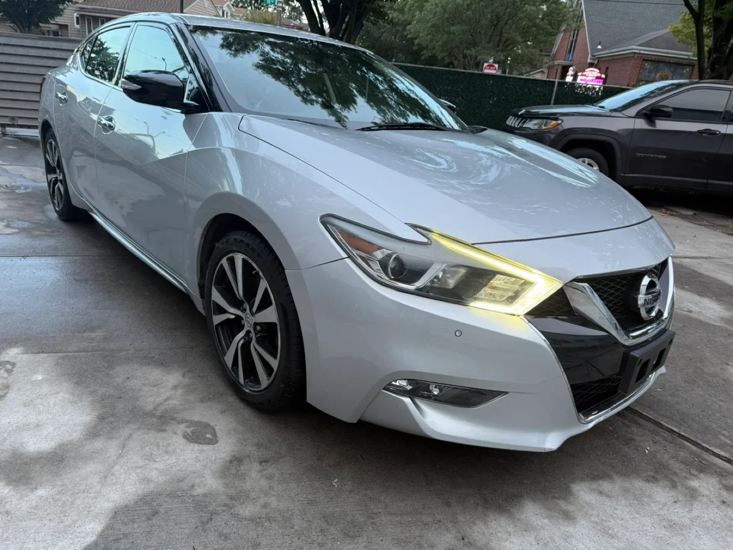 2018 Nissan Maxima SV - Silver Sedan image indicator(2)