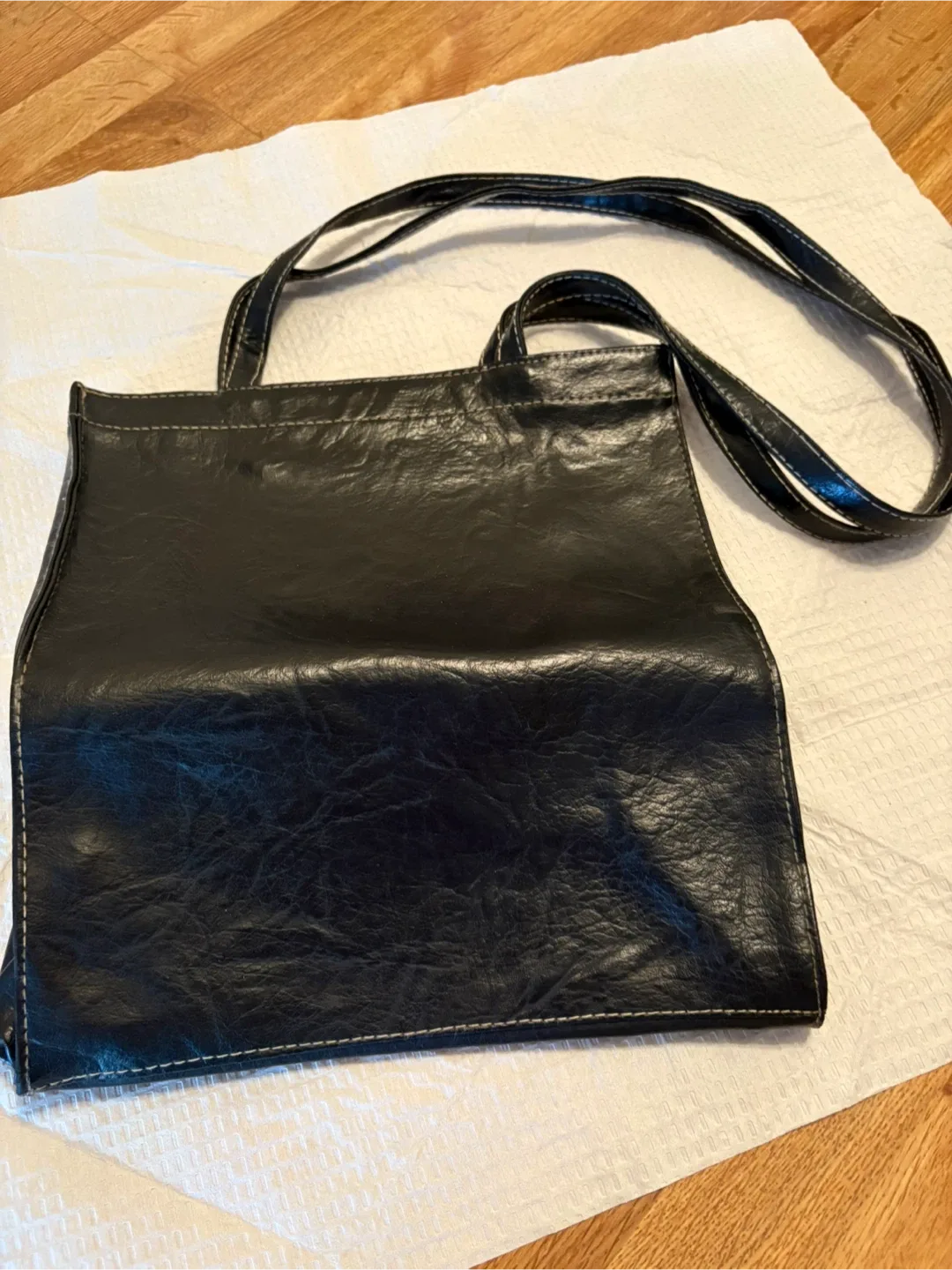 Woman’s carry bag thumbnail