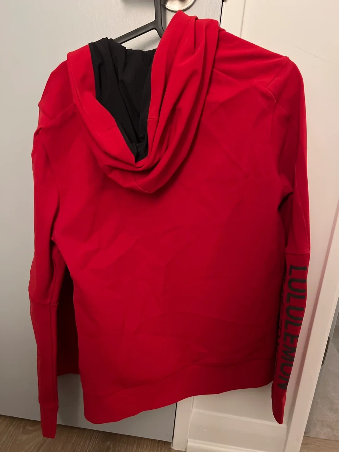Lululemon Red Jacket image indicator(4)