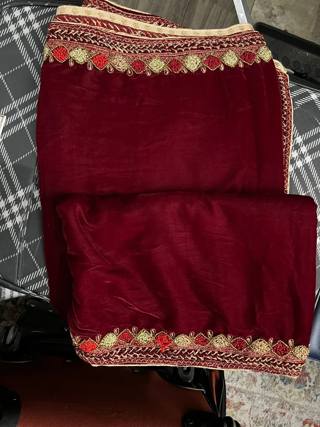 Embroidered Maroon Velvet Shawl image indicator(2)