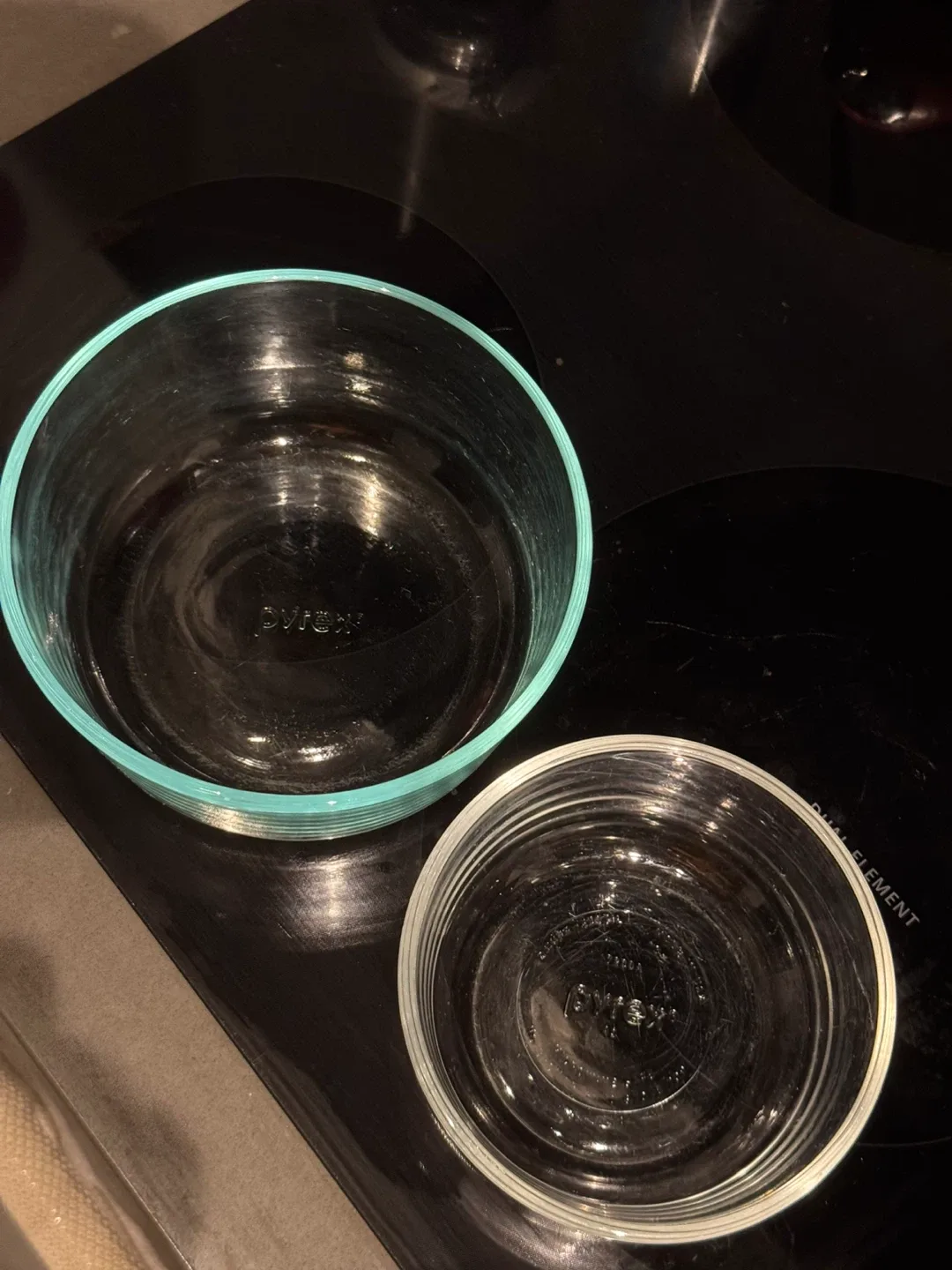 Pyrex Glass Bowls - Set of 2 thumbnail