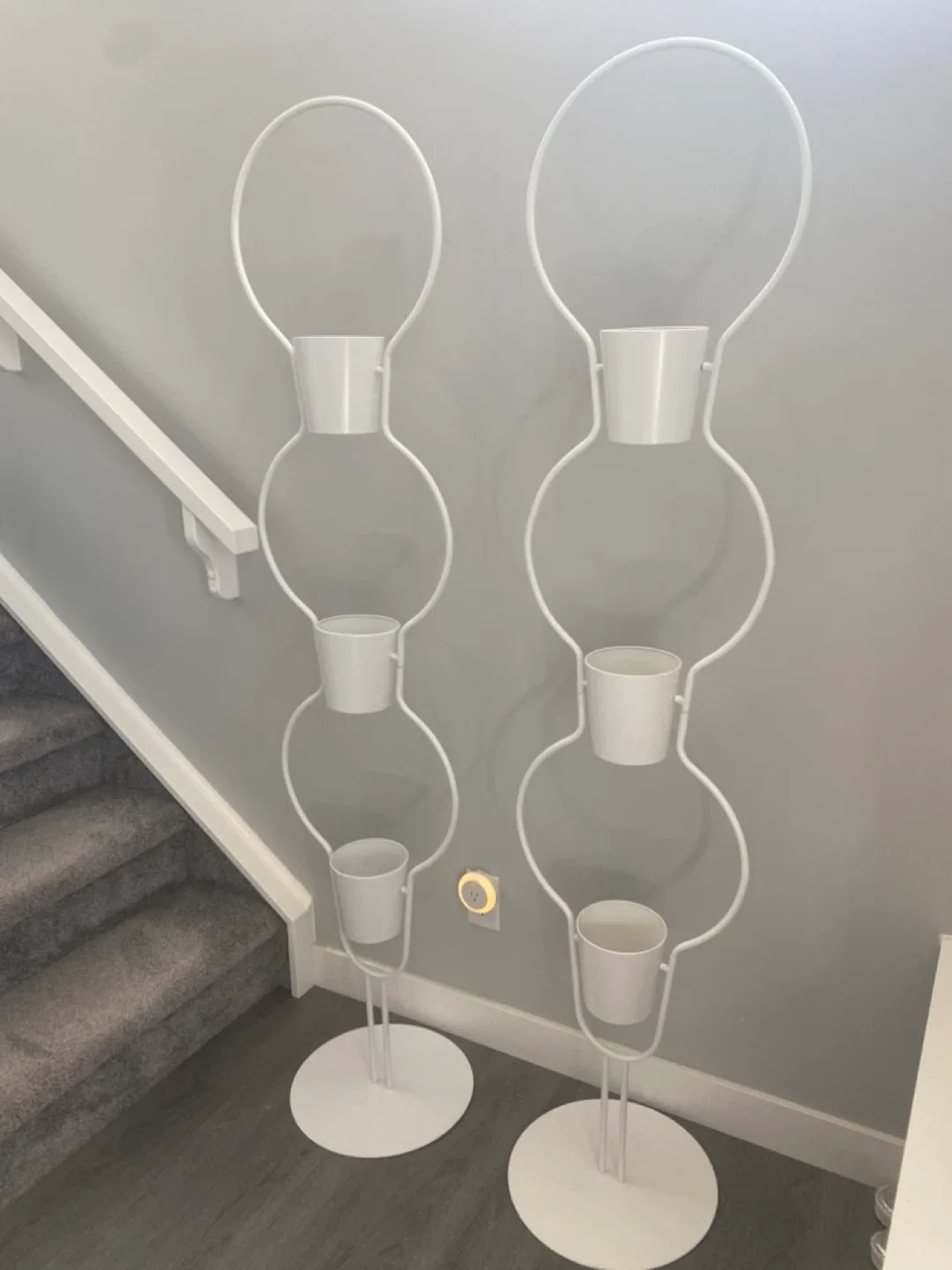 White Metal Plant Stand image indicator(2)