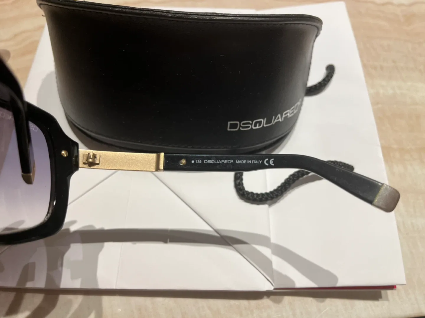 Dsquared2 Sunglasses with Case image indicator(3)