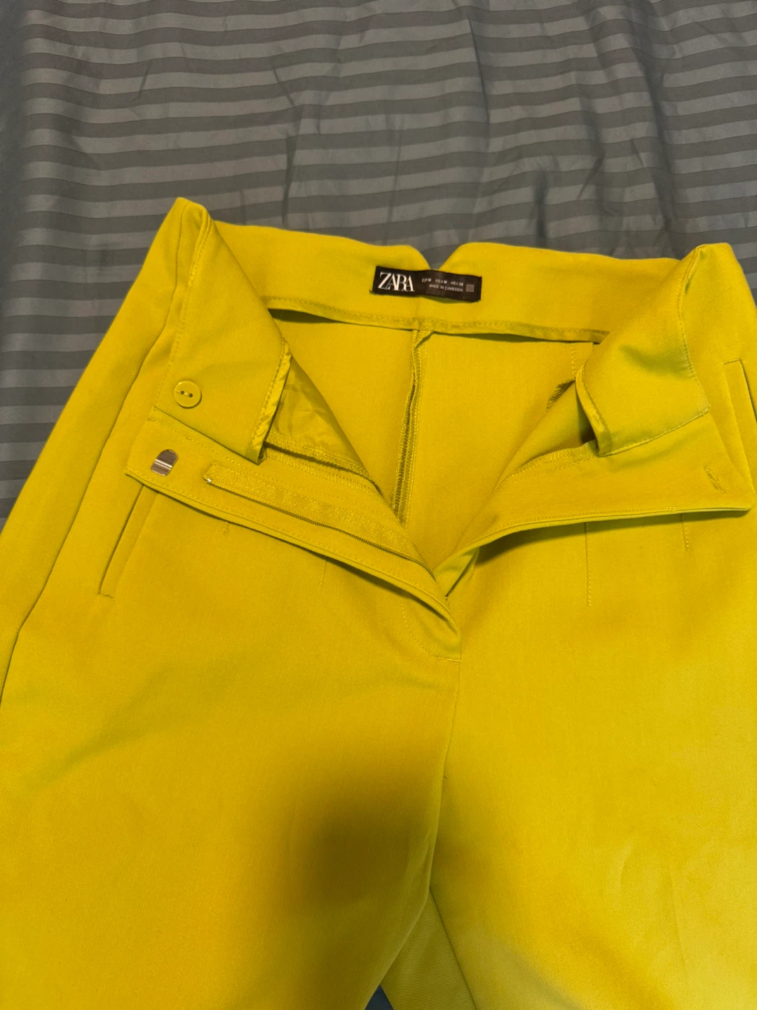 Zara Yellow Trousers, Size US 4