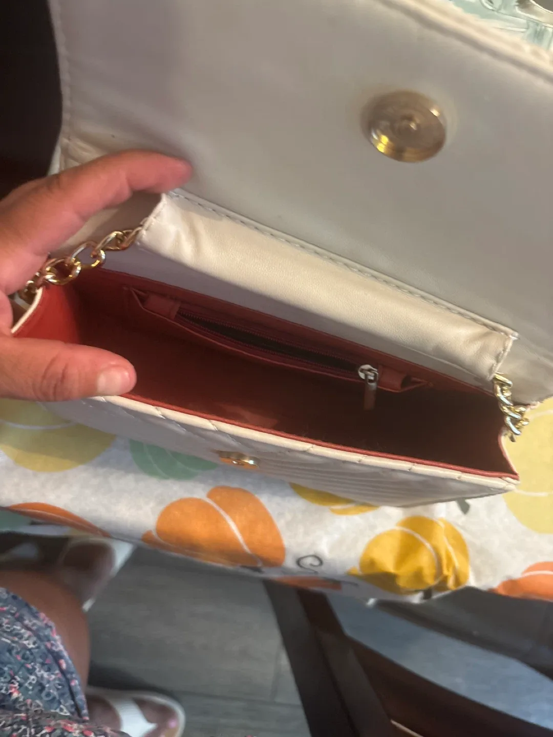 VS White Quilted Crossbody Bag image indicator(2)