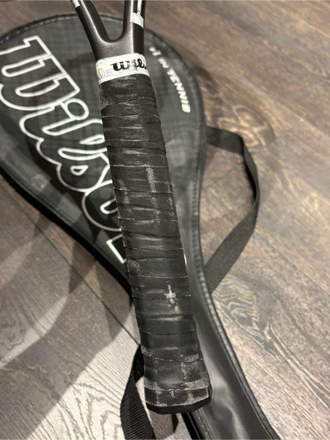 Head Tennis Racquet with cover  for women image indicator(4)