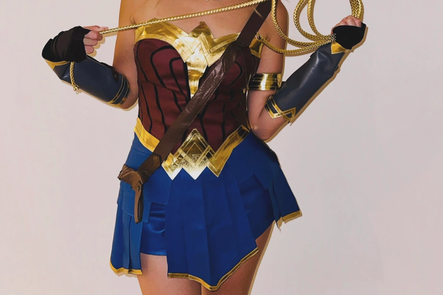 Wonder Woman Cosplay Costume - Adult - photo 5