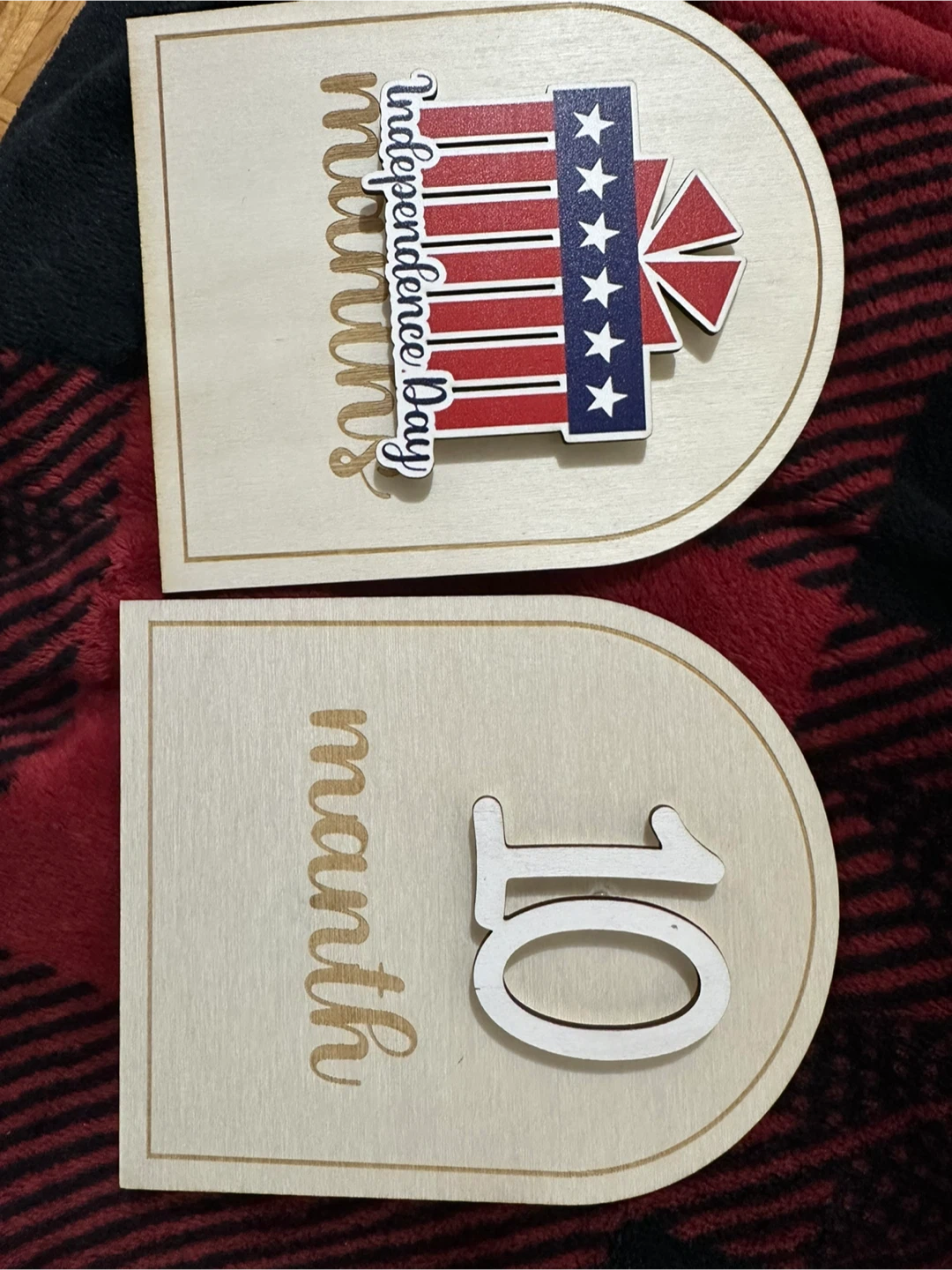 Wooden baby milestone with holidays - photo 3